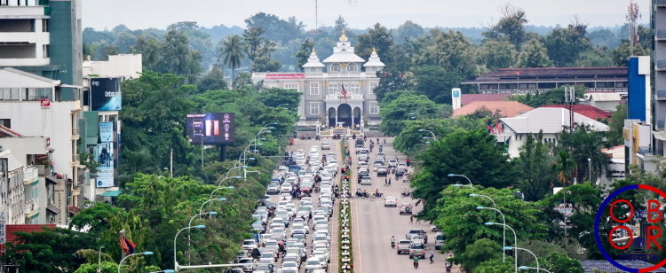 Un premier train de voyageurs entre Kunming et Vientiane